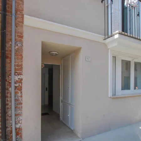 1 Bedroom Stunning In